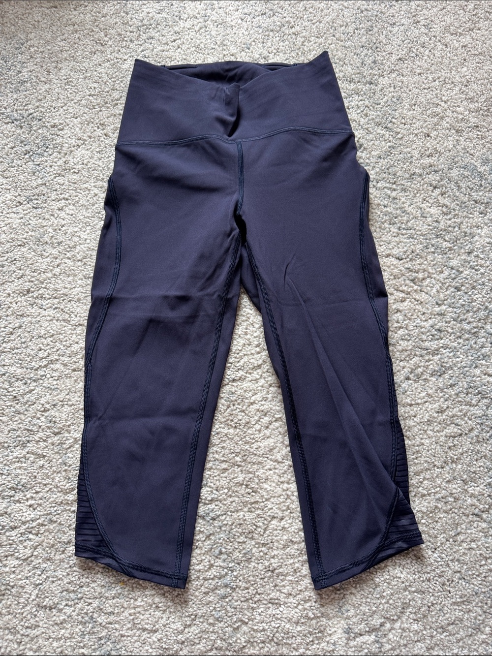 lululemon athletica Women's Navy Capri Leggings